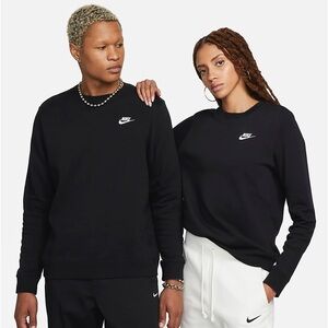 Nike Women's Crew-Neck Sweatshirt in Black, Size Medium